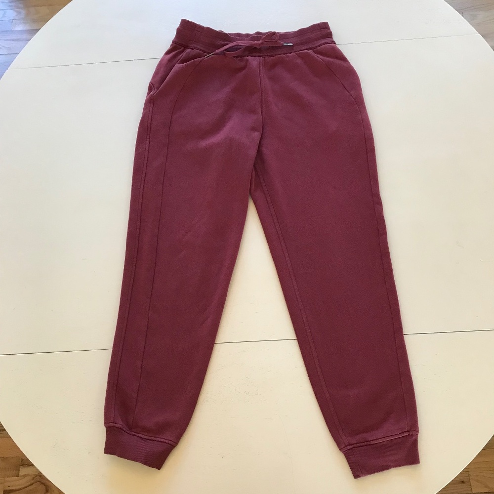 LULULEMON BURGUNDY HIGH RISE SCUBA JOGGER - Picture 2 of 9